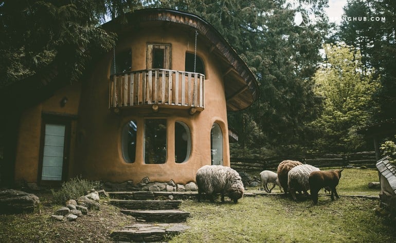 Unique Cottage Rental for Romantic Getaway off Coast of Vancouver Island - Glamping Hub